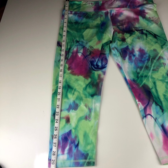 Yoga, running, workout capris and sports bra - Picture 7 of 10